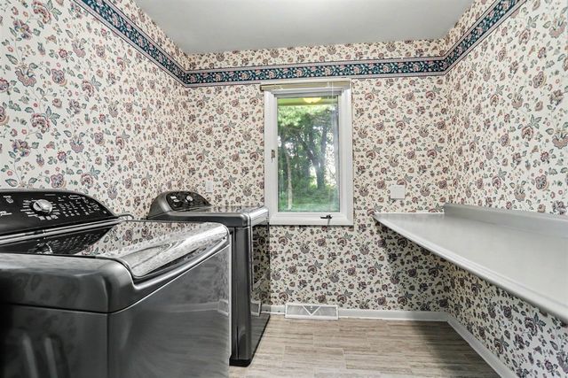 6028 Manorwood Drive, Kalamazoo, MI 49009