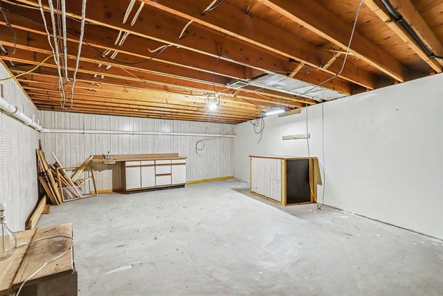 6028 Manorwood Drive, Kalamazoo, MI 49009