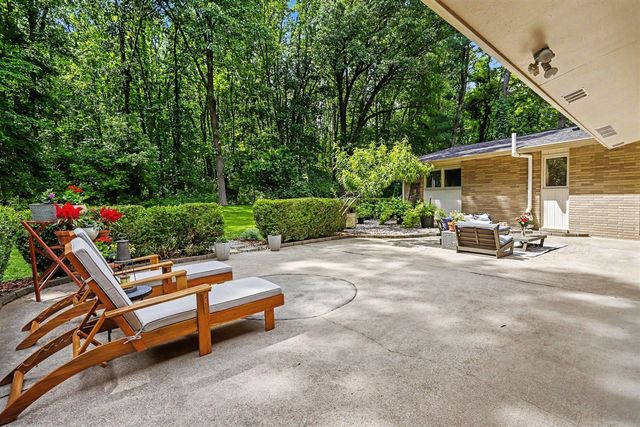 6028 Manorwood Drive, Kalamazoo, MI 49009