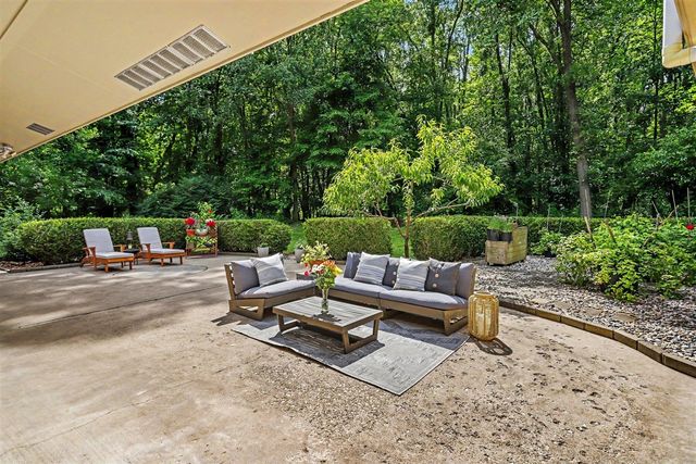 6028 Manorwood Drive, Kalamazoo, MI 49009