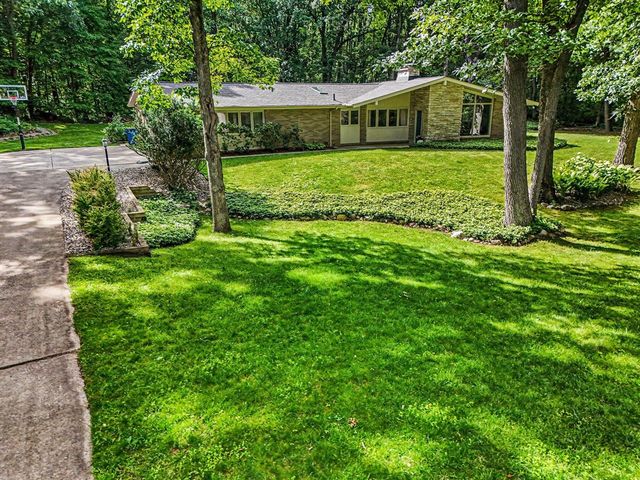 6028 Manorwood Drive, Kalamazoo, MI 49009