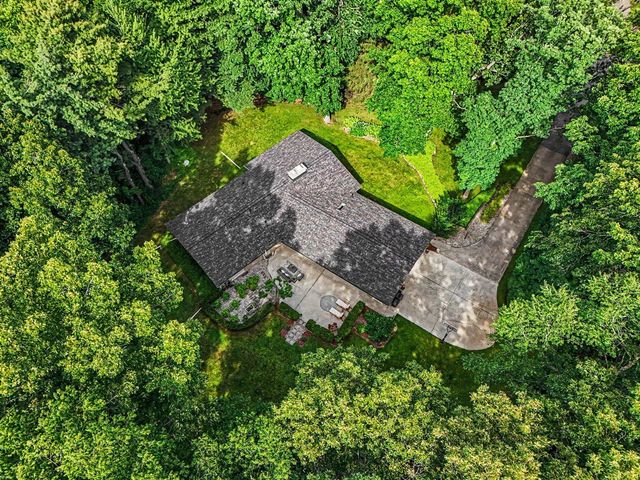 6028 Manorwood Drive, Kalamazoo, MI 49009
