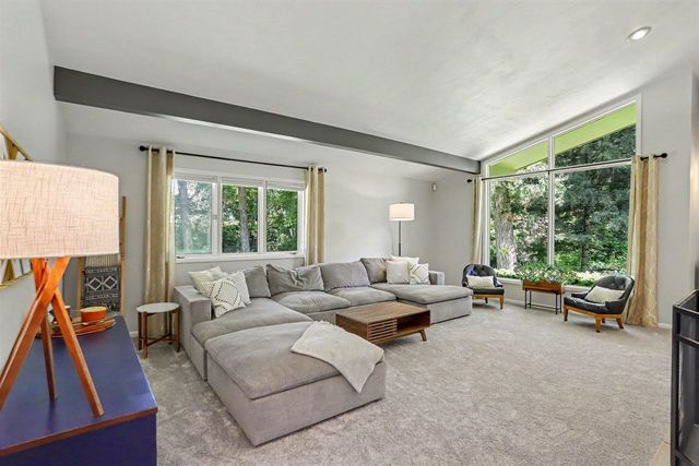 6028 Manorwood Drive, Kalamazoo, MI 49009