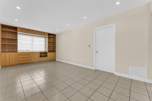 10020 SW 102nd Ave Rd, Miami, FL 33176