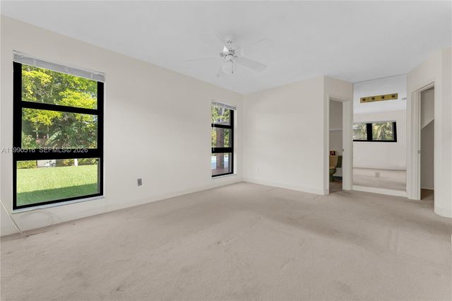 10020 SW 102nd Ave Rd, Miami, FL 33176