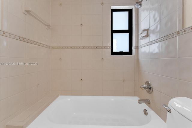 10020 SW 102nd Ave Rd, Miami, FL 33176