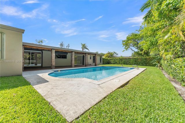 10020 SW 102nd Ave Rd, Miami, FL 33176