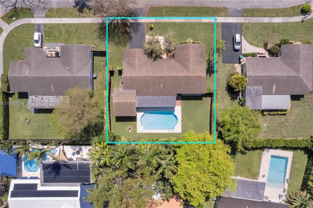 10020 SW 102nd Ave Rd, Miami, FL 33176