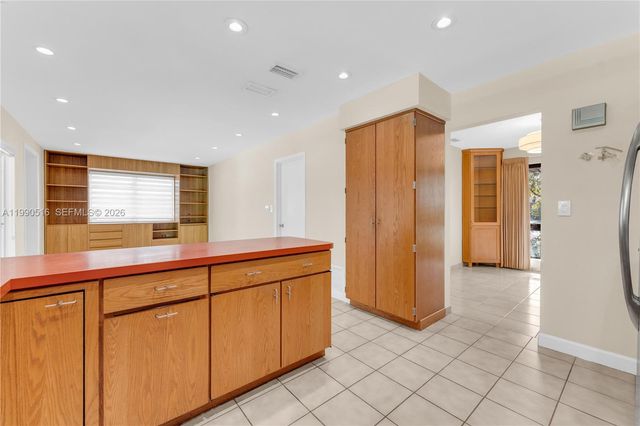 10020 SW 102nd Ave Rd, Miami, FL 33176