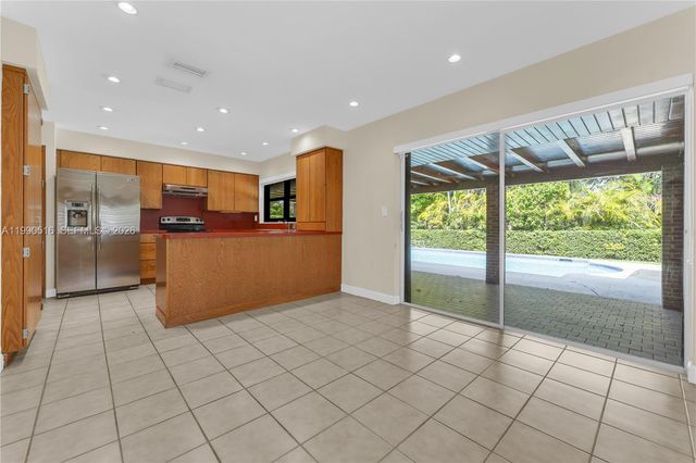 10020 SW 102nd Ave Rd, Miami, FL 33176