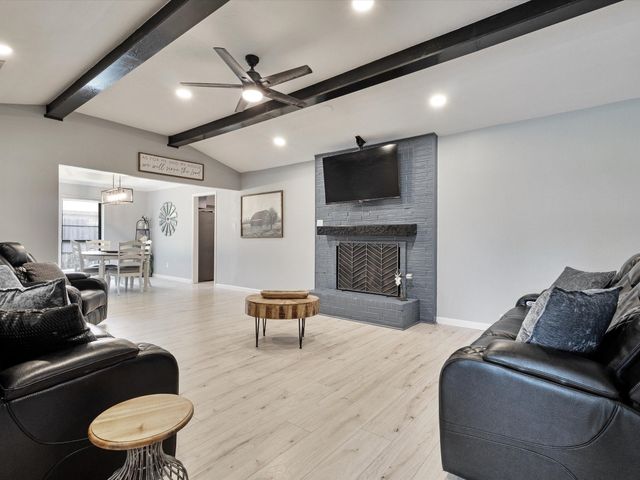 108 Sunview Street, Sunnyvale, TX 75182