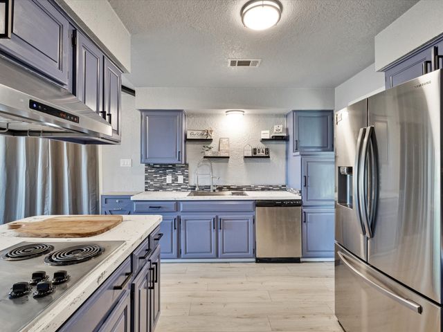 108 Sunview Street, Sunnyvale, TX 75182