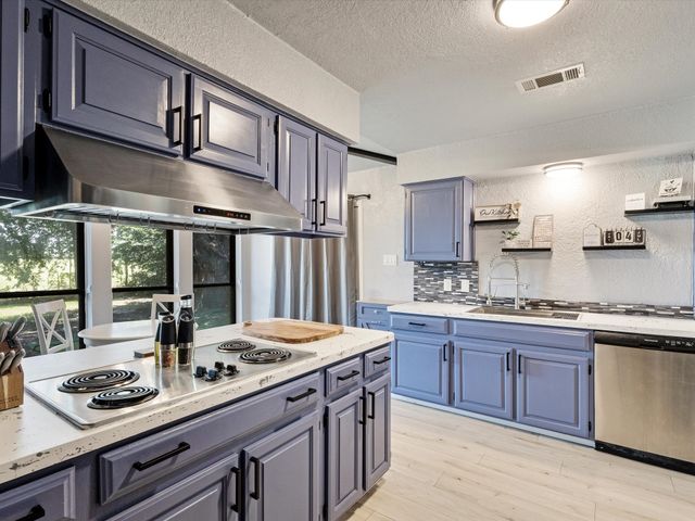 108 Sunview Street, Sunnyvale, TX 75182