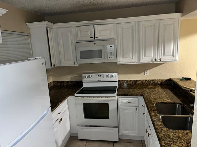 1561 Windorah Way F, West Palm Beach, FL 33411
