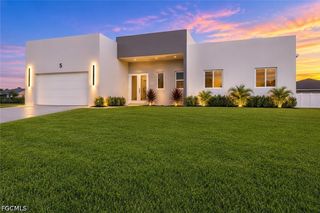 5 SW 26th PL, Cape Coral, FL 33991