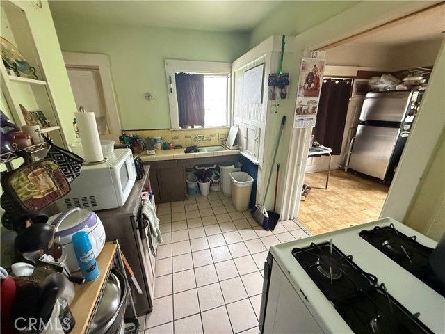 415 Euclid Avenue, Los Angeles, CA 90063