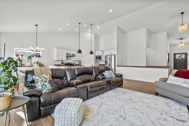 6630 Ramshorn Drive, Deforest, WI 53532