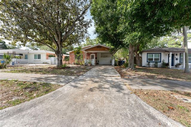 8068 30TH AVENUE N, St Petersburg, FL 33710