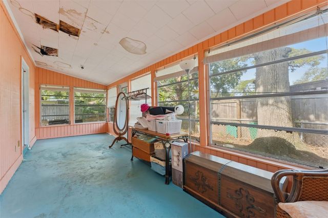 8068 30TH AVENUE N, St Petersburg, FL 33710