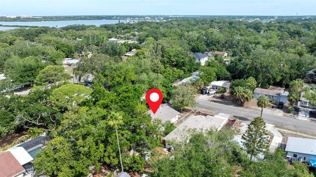 8068 30TH AVENUE N, St Petersburg, FL 33710