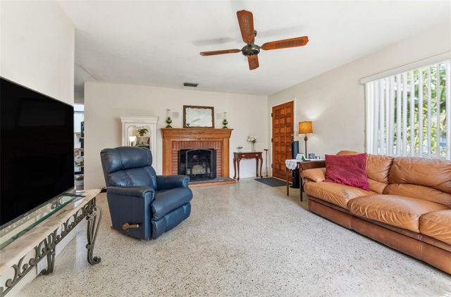 8068 30TH AVENUE N, St Petersburg, FL 33710