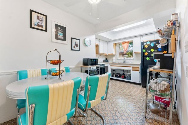 8068 30TH AVENUE N, St Petersburg, FL 33710