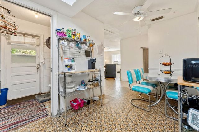 8068 30TH AVENUE N, St Petersburg, FL 33710