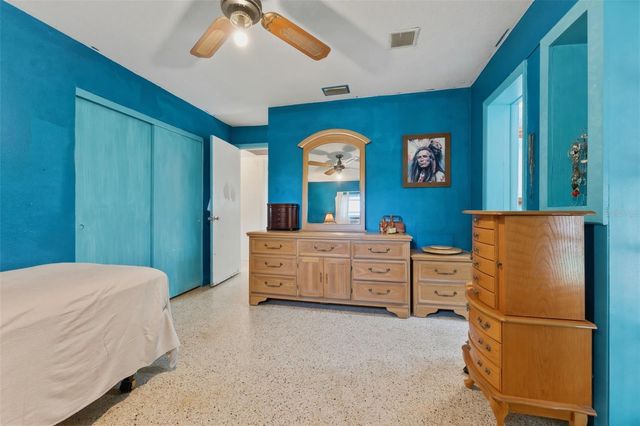 8068 30TH AVENUE N, St Petersburg, FL 33710