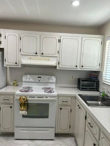8020 N Sunrise Lakes Drive W 111, Sunrise, FL 33322