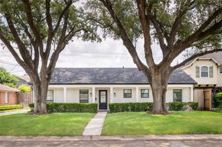 2413 Briarhurst Drive, Houston, TX 77057