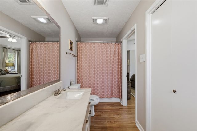 3821 Brighton Drive, Bryan, TX 77802