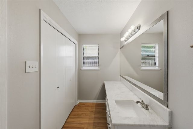 3821 Brighton Drive, Bryan, TX 77802