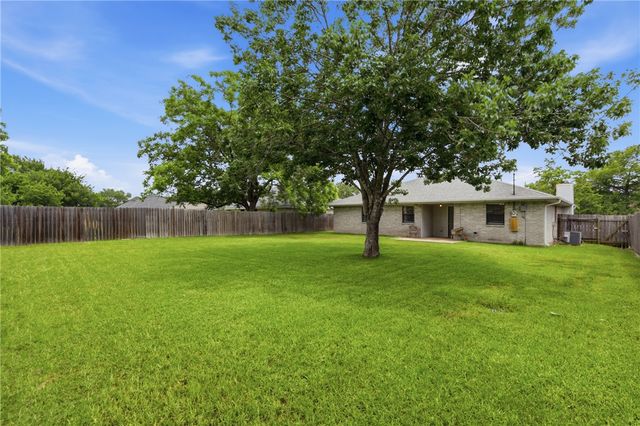 3821 Brighton Drive, Bryan, TX 77802