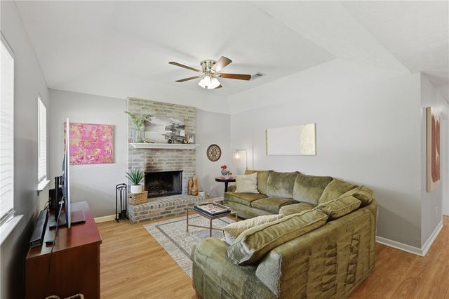3821 Brighton Drive, Bryan, TX 77802