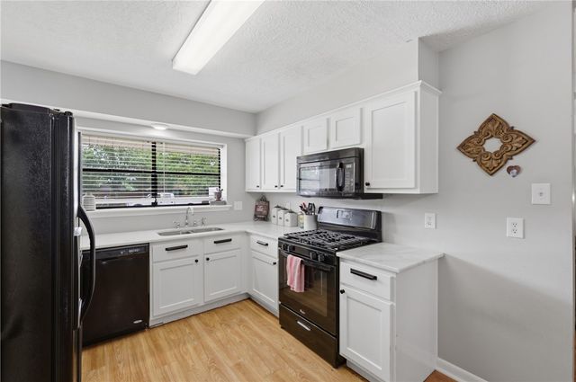 3821 Brighton Drive, Bryan, TX 77802