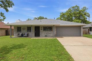 3821 Brighton Drive, Bryan, TX 77802