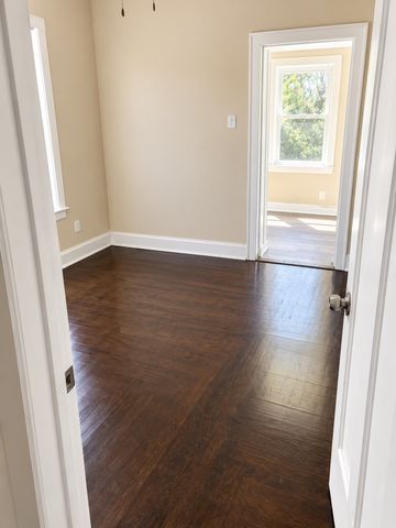 8026 S Dobson Avenue, Chicago, IL 60619