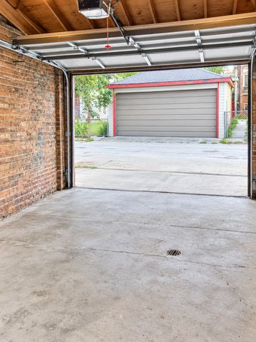 8026 S Dobson Avenue, Chicago, IL 60619