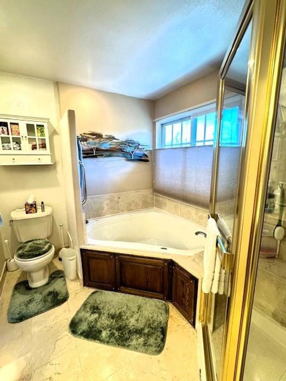 Image 15 of property listing at 10536 Davison Avenue, Cupertino, CA 95014