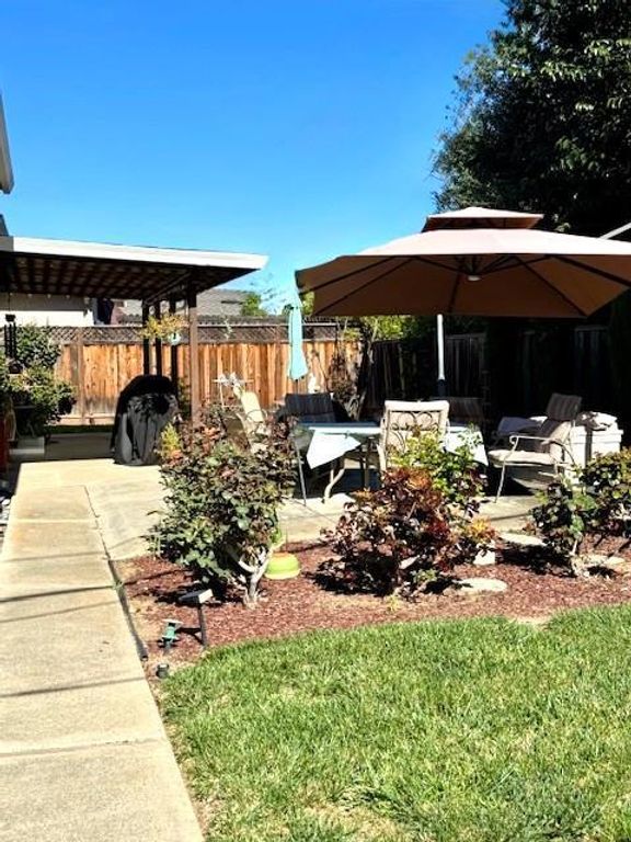 Image 27 of property listing at 10536 Davison Avenue, Cupertino, CA 95014