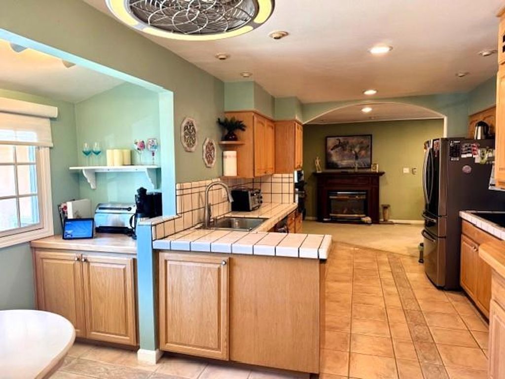 Image 4 of property listing at 10536 Davison Avenue, Cupertino, CA 95014