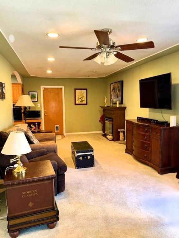 Image 8 of property listing at 10536 Davison Avenue, Cupertino, CA 95014