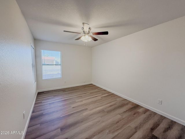 2533 E WAGONER Road, Phoenix, AZ 85032