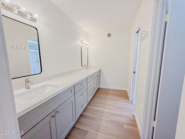 2533 E WAGONER Road, Phoenix, AZ 85032