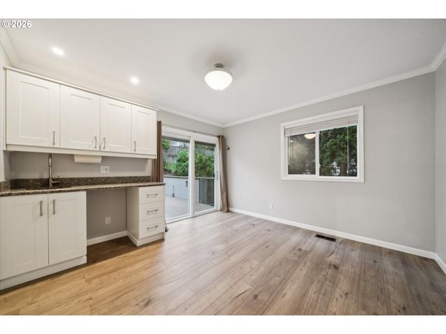 1831 Sw EVANS St, Portland, OR 97219