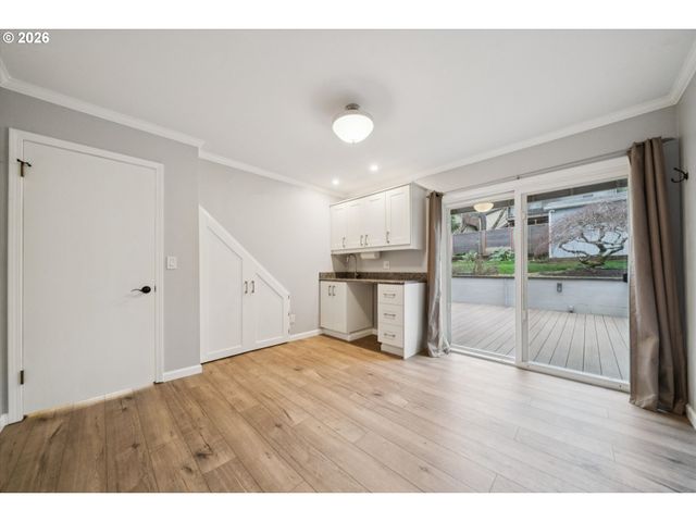 1831 Sw EVANS St, Portland, OR 97219