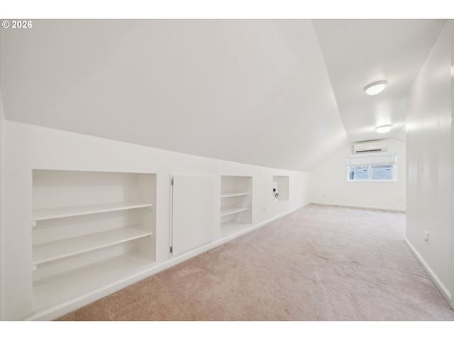 1831 Sw EVANS St, Portland, OR 97219