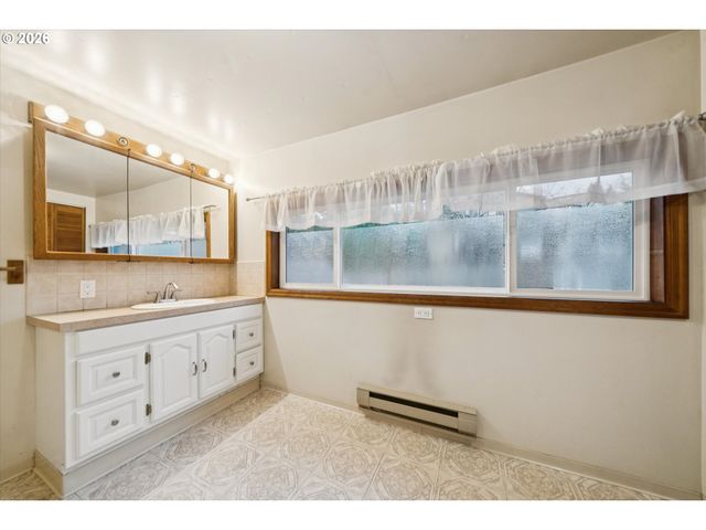 1831 Sw EVANS St, Portland, OR 97219