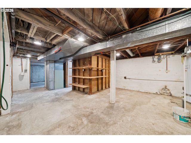 1831 Sw EVANS St, Portland, OR 97219