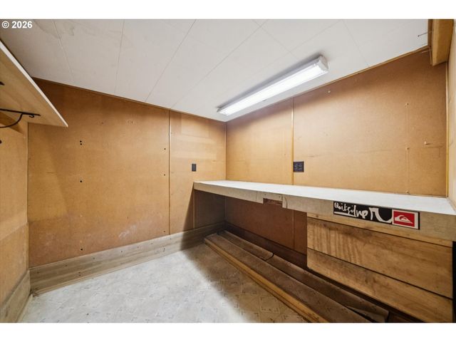 1831 Sw EVANS St, Portland, OR 97219